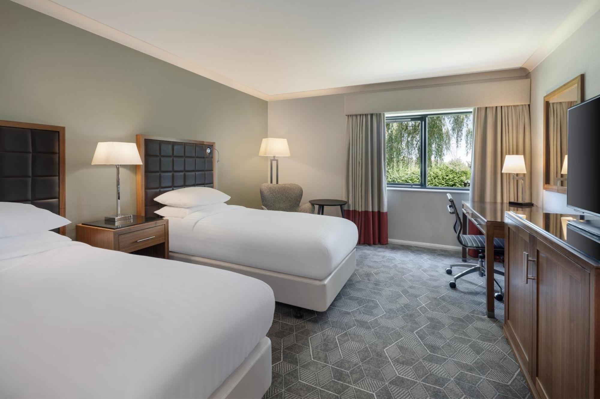Delta Hotels By Marriott Peterborough Extérieur photo