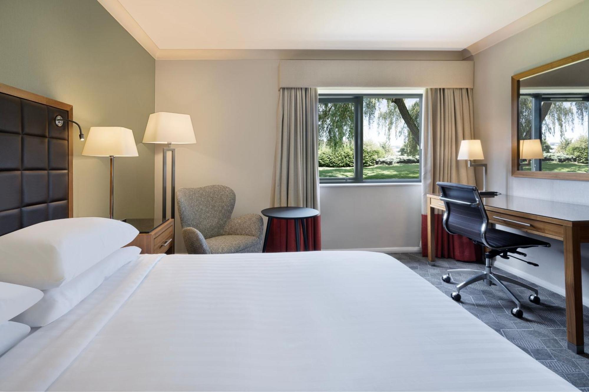 Delta Hotels By Marriott Peterborough Extérieur photo